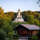 Kalwaria Zebrzydowska: nocleg blisko sanktuarium czy poza centrum – co wybrać przy krótkim pobycie?